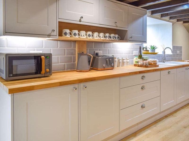 Kitchen- click for photo gallery